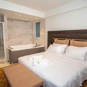 https://jacuzzi-suite-home-by-enjoy-garda-hotel.hotelinveneto.com